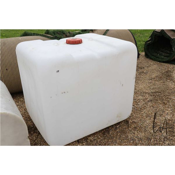 Schutz 1000L/275gal water tank with shutoff valve and, 46"x39"x48"