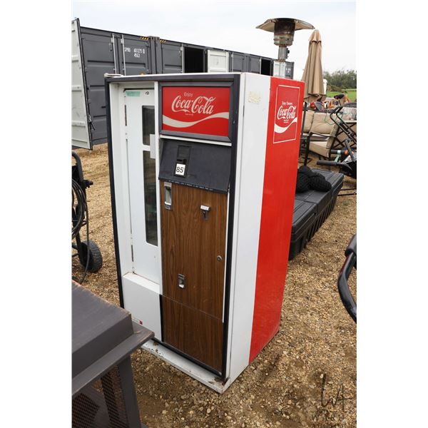 Vintage Coca-Cola cooler vending machine model USS 8-64, made by Cavalier, not tested at time of cat