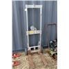 Image 1 : Genie Handy Lift cable drive mechanical pallet lift