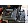 Image 1 : 2 Quest multi-use portable seats