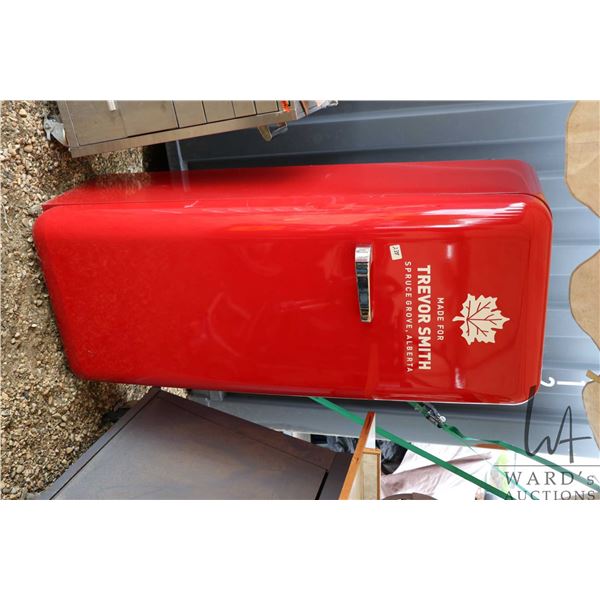 Excello Marketing Retro Fridge with Canadian motif, 5 adjustable shelves 60" tall x 24" wide x 22" d