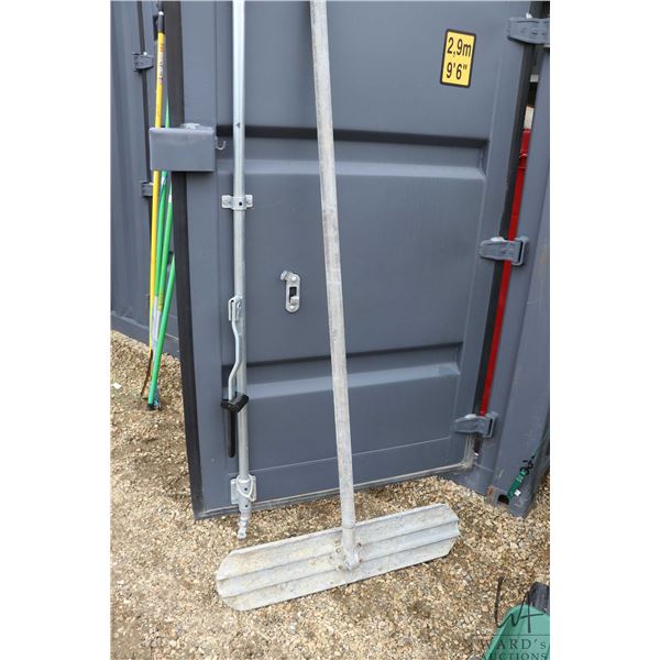 Large concrete leveling trowel