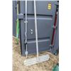 Image 1 : Large concrete leveling trowel