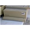 Image 2 : Vintage 1980s Apple IIGS 16-bit computer with keyboard. Untested at time of cataloguing
