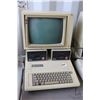 Image 1 : Vintage 1980s Apple IIE with two Apple Disk II disk drives and Apple Monitor II. See photos for inte