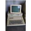 Image 1 : Vintage 1980s Apple IIE with Apple Duo Disk, and Apple Monitor. See photos for internals , untested 