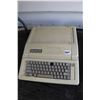 Image 1 : Vintage 1980s Apple IIE. See photos for internals , untested at time of cataloguing