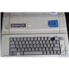 Image 2 : Vintage 1980s Apple IIE. See photos for internals , untested at time of cataloguing