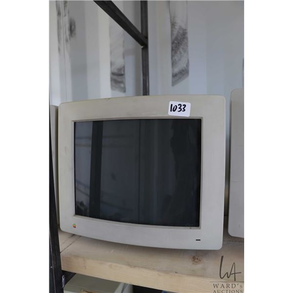 Vintage AppleColor High-Resolution RGB Monitor. Untested at time of cataloguing