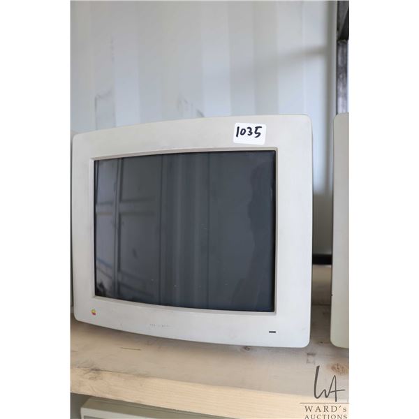 Vintage AppleColor High-Resolution RGB Monitor. Untested at time of cataloguing