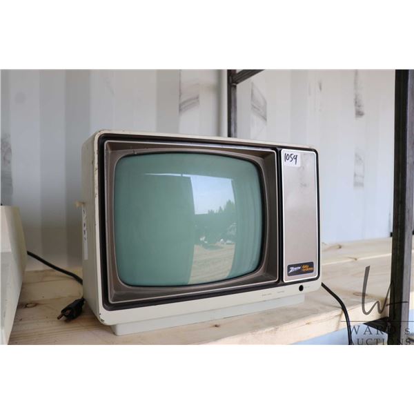 Vintage 1980s Zenith Data System ZVM-121 green phosphor monochorme CRT monitor. Untested at time of 
