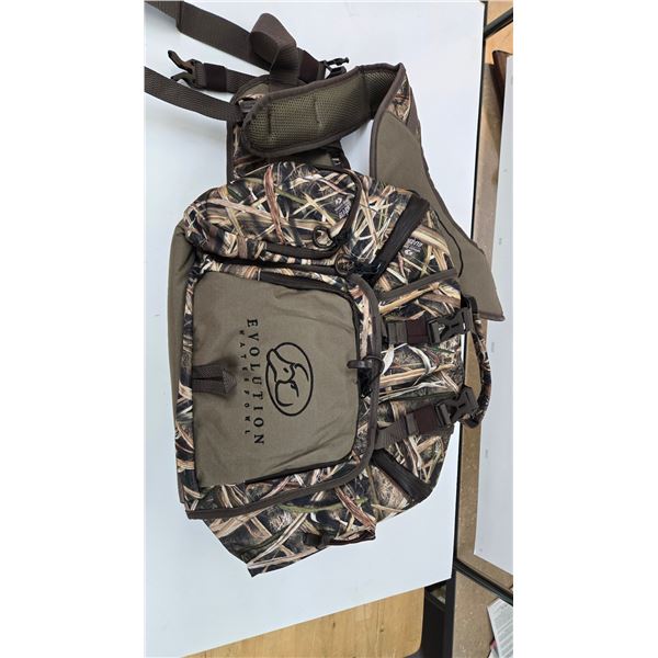Evolution Waterfowl adaptable vest with seat and pouches