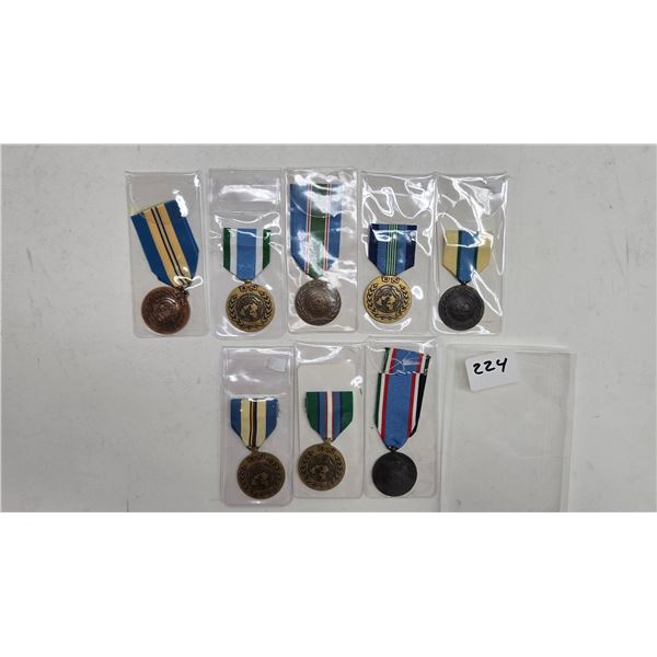8 assorted UN Medal medals including UNTAC medal, Transition Assistance Group, Somalia Observer Grou