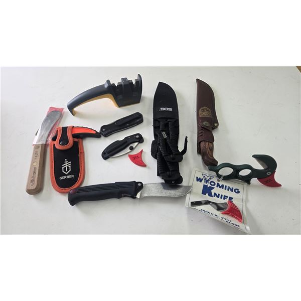 Selection of Knives including 3 piece SOG set in sheath, Wyoming knife with spare blade, Kershaw hun