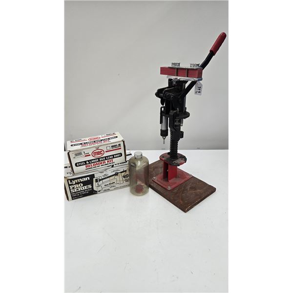 MEC 600 Jr shot shell loader in 12 ga w/ Lyman scale