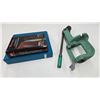 Image 1 : RCBS Jr 3 loading press and 2 loading manuals