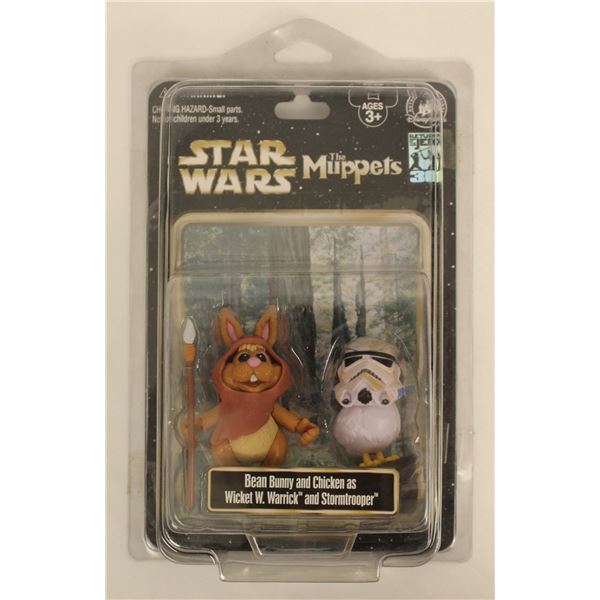 A Star Wars The Muppets Bean and Chicken Action Figures.