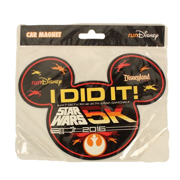 A runDisney 2016 Star Wars 5k Auto Magnet.