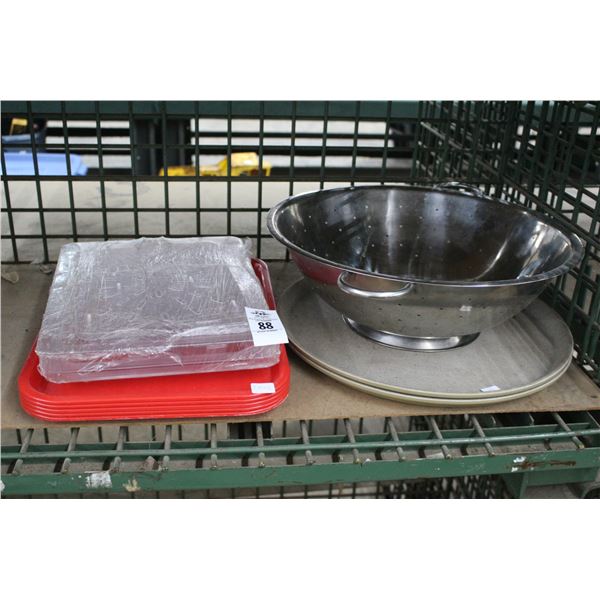 Meal Trays/Serving Trays, Large Collander