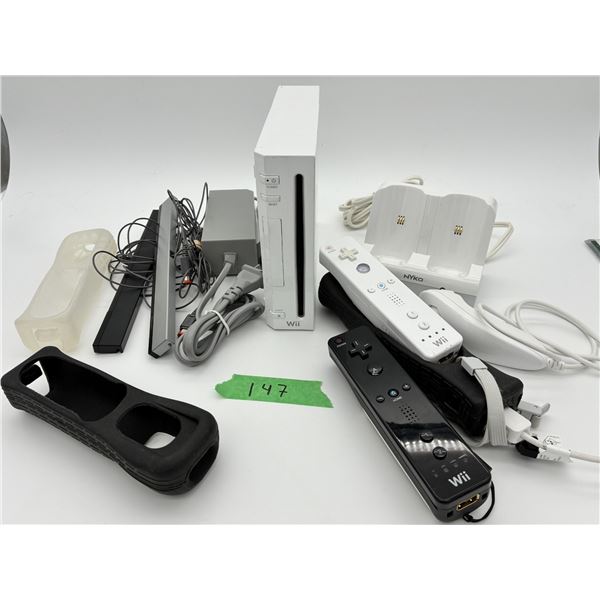 Nintendo Wii Console Bundle – Controllers & Cables