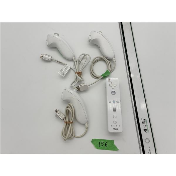 Nintendo Wii Controller Lot – 3 Nunchuks & 1 Wiimote