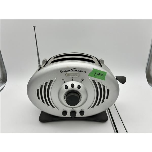 Kenwood Radio Toaster – AM/FM Built-In