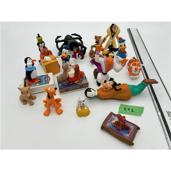 Disney Figure Lot (15)