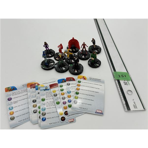 Lot of 10 Heroclix Marvel Super Heroes figures & Cards collectibles (Inc. Red Guardian)
