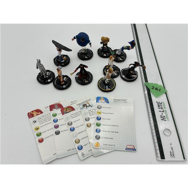 Lot of 10 Heroclix Marvel Super Heroes figures collectibles (Inc. Moonstone, M-11)