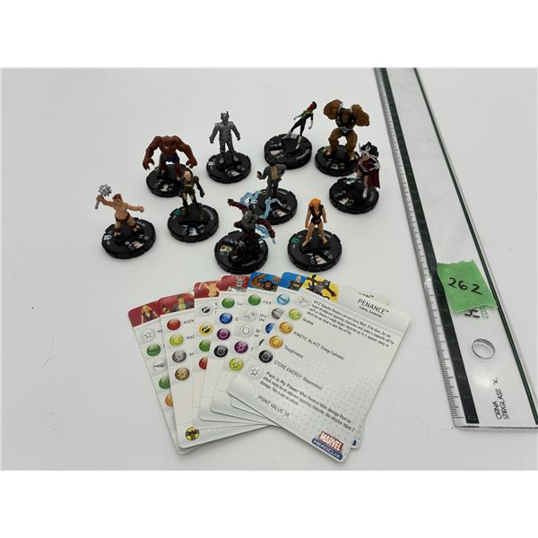 Lot of 10 Heroclix Marvel Super Heroes figures collectibles Incl. Penance, Moondraggon)