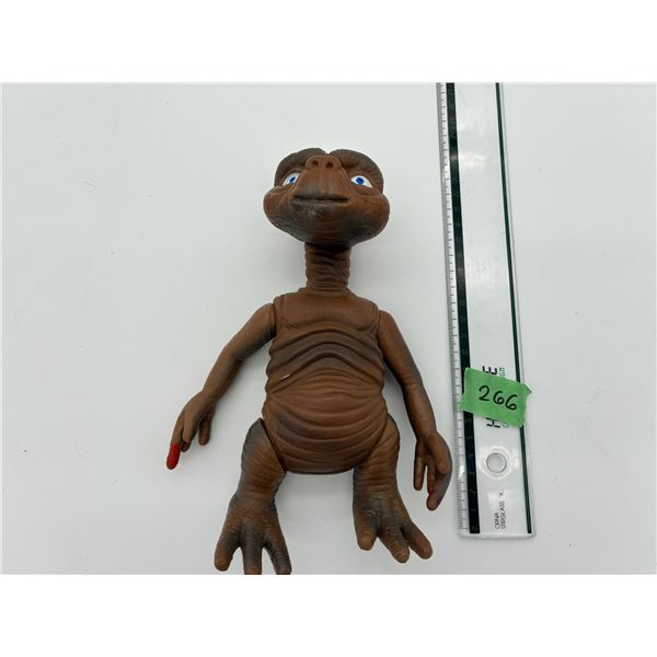 Vintage 1980s E.T. Extra Terrestrial action figure collectible toy