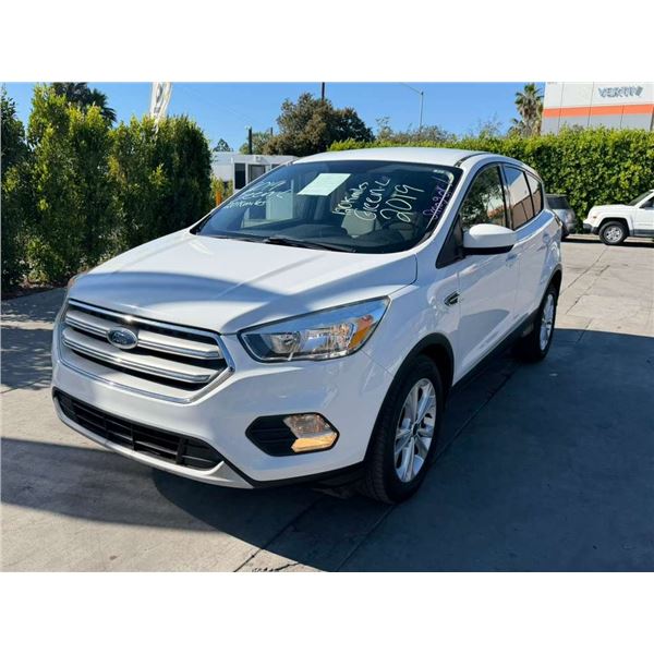 FORD  ESCAPE 2019 O/S-T SMOG-2 DAYS