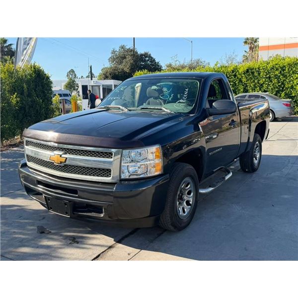 CHEV SILVERADO 2012 O/S TITLE 2 DAYS