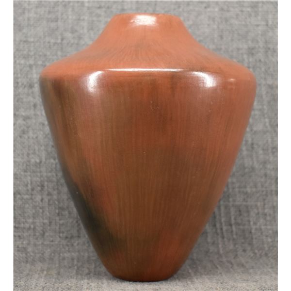 NAVAJO POTTERY VASE (ALICE CLING)