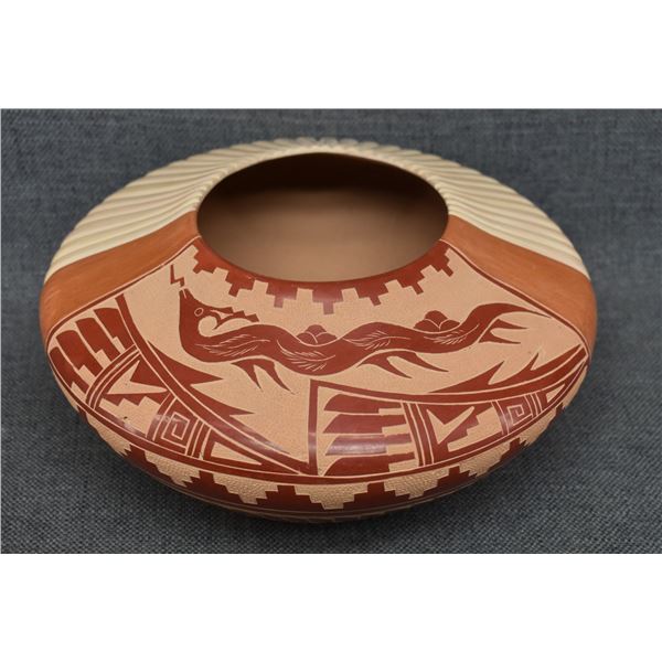 JEMEZ POTTERY VASE (VANGIE TAFOYA)