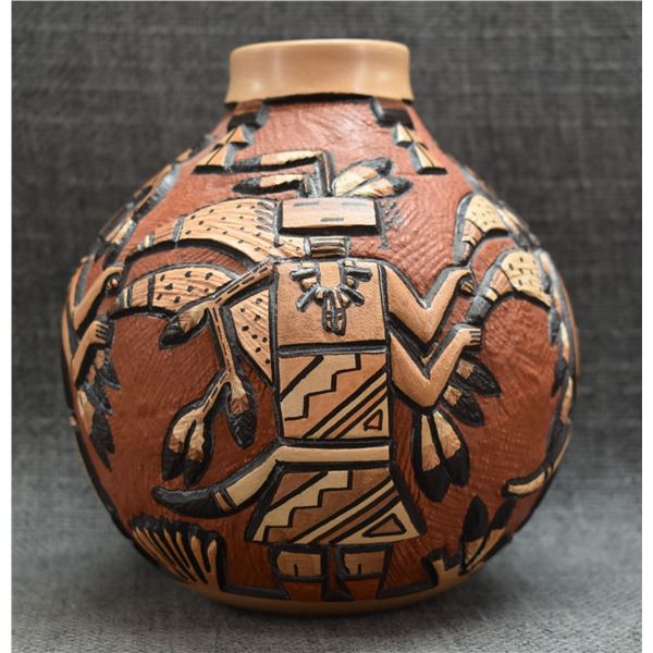 NAVAJO POTTERY JAR (R & C CLAW)