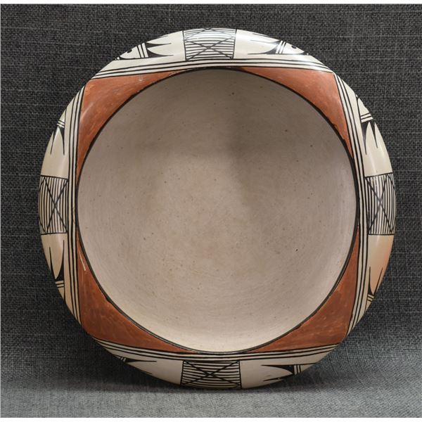 HOPI POTTERY BOWL (HELEN NAHA "FEATHER WOMAN")