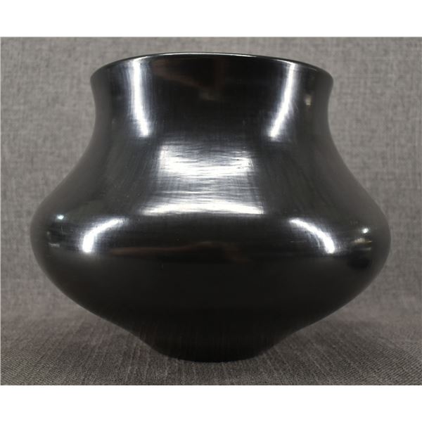 HOPI POTTERY  VASE (ALTON KOMALESTEWA)