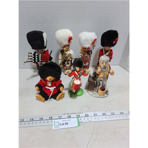(7) Vintage British/Scottish Dolls/Figurines