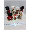 Image 1 : (7) Vintage British/Scottish Dolls/Figurines