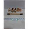 Image 1 : Kansas Jugs Salt & Pepper Shakers, Toothpick Bear & Horse Ornaments, Extendable Ruler