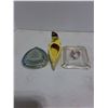 Image 2 : Vintage "Ireland & Stewart" Ash Trays & Indigenous Styled Canoe Ornament