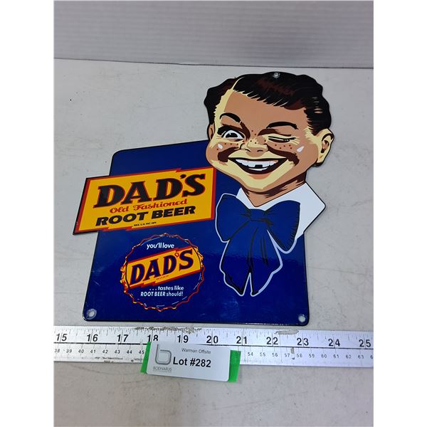 Metal Dad's Root Beer Wall Decor