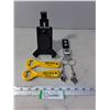 Image 1 : Super Bee Belt Keychain, Corona Bottle Openers, Mob Armor Phone Mount