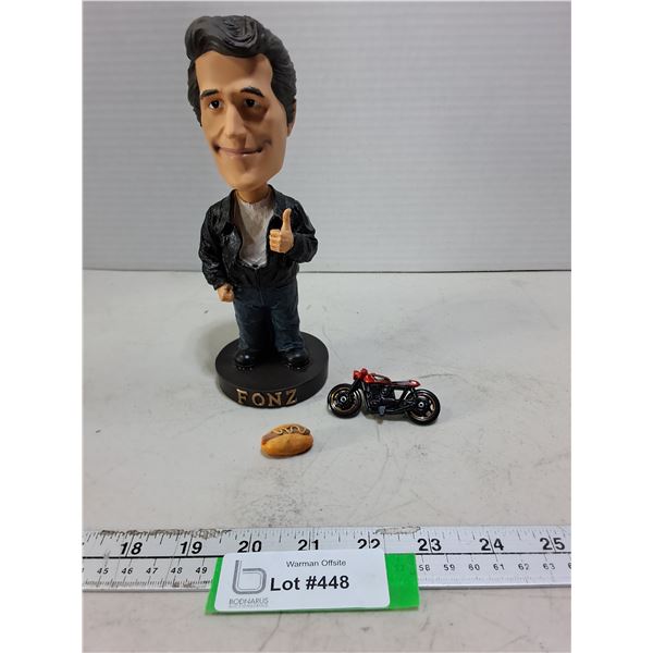 Neca Happy Days "The Fonz" Bobblehead, Ornamental Honda Motorcycle & Dressed Hot Dog