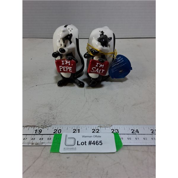 Porcelain Pair of "Pepe Le Pew & Penelope" Shakers