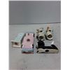 Image 3 : (5) Assorted Porcelain Shakers