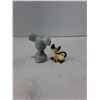 Image 2 : Porcelain Cat & Mouse Shaker Set