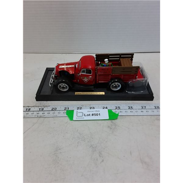 Liberty Classics "Canadian Tire" Diecast Replica 1938 Studebaker Pickup w/Mount