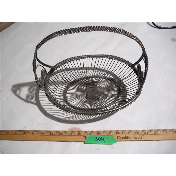 Vintage Fancy Wine Basket (10.5")